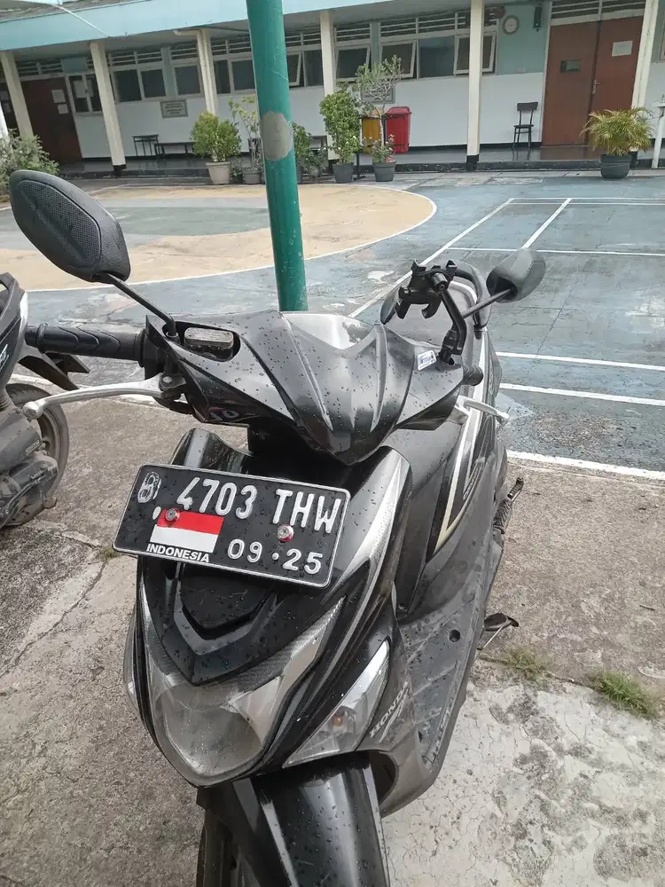 Dijual motor beat pop 2015.