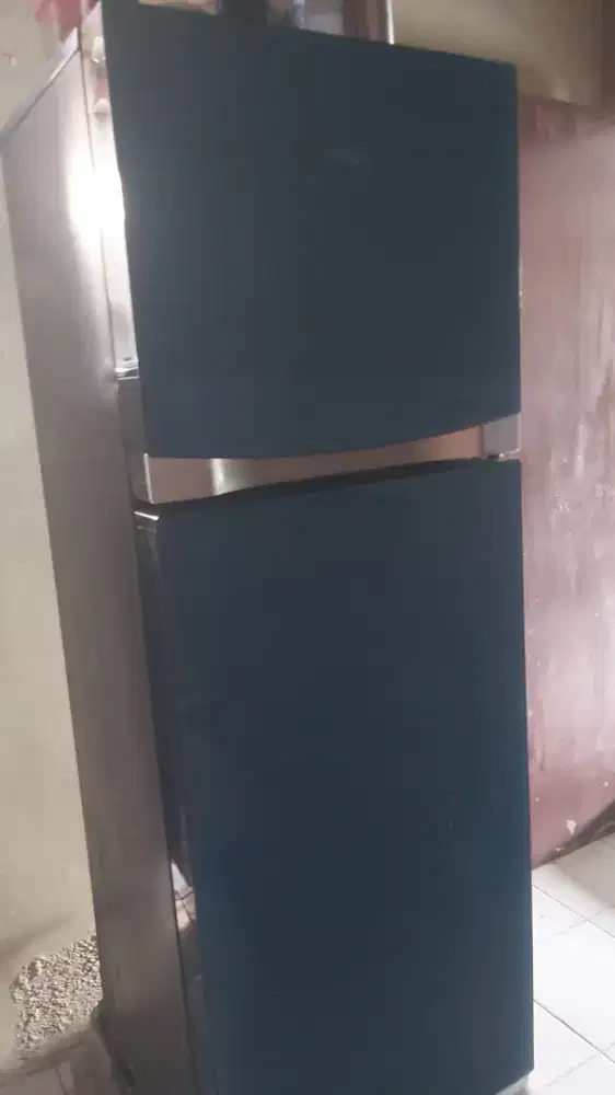 Jual Kulkas 2 Pintu Aqua Murah – Body Mulus, Mesin Tidak Nyala
