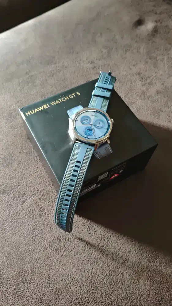 Huawei Watch GT 5 blue edition normal lengkap
