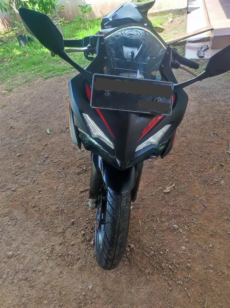 Honda Cbr 150 Warna hitam