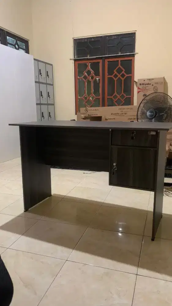 Diskon Meja Kantor Minimalis