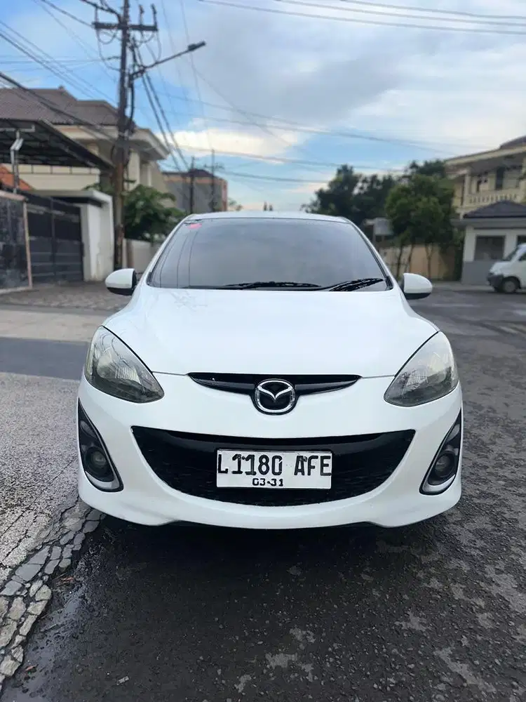 Mazda 2 matic type R ( tertinggi )