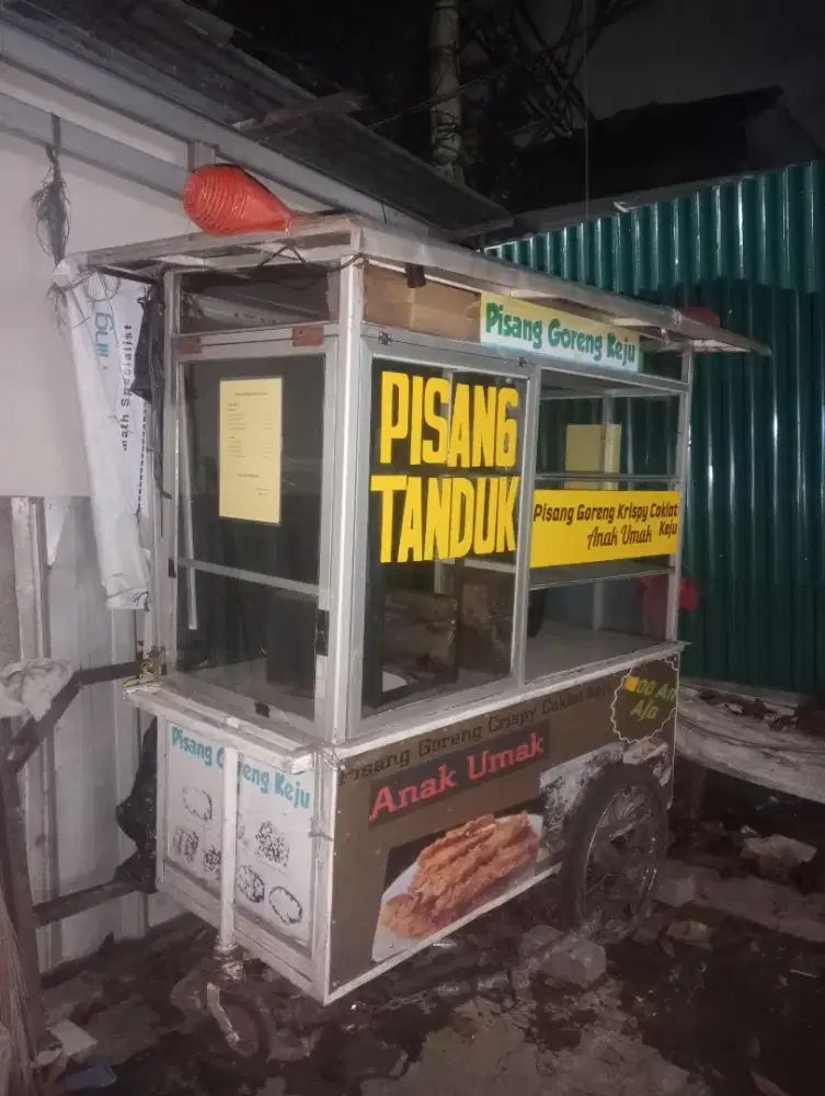 Gerobak bekas terawat