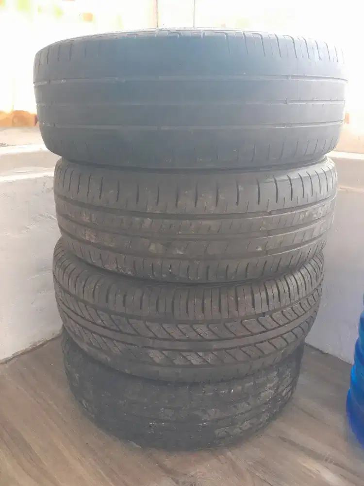 BAN MOBIL BEKAS