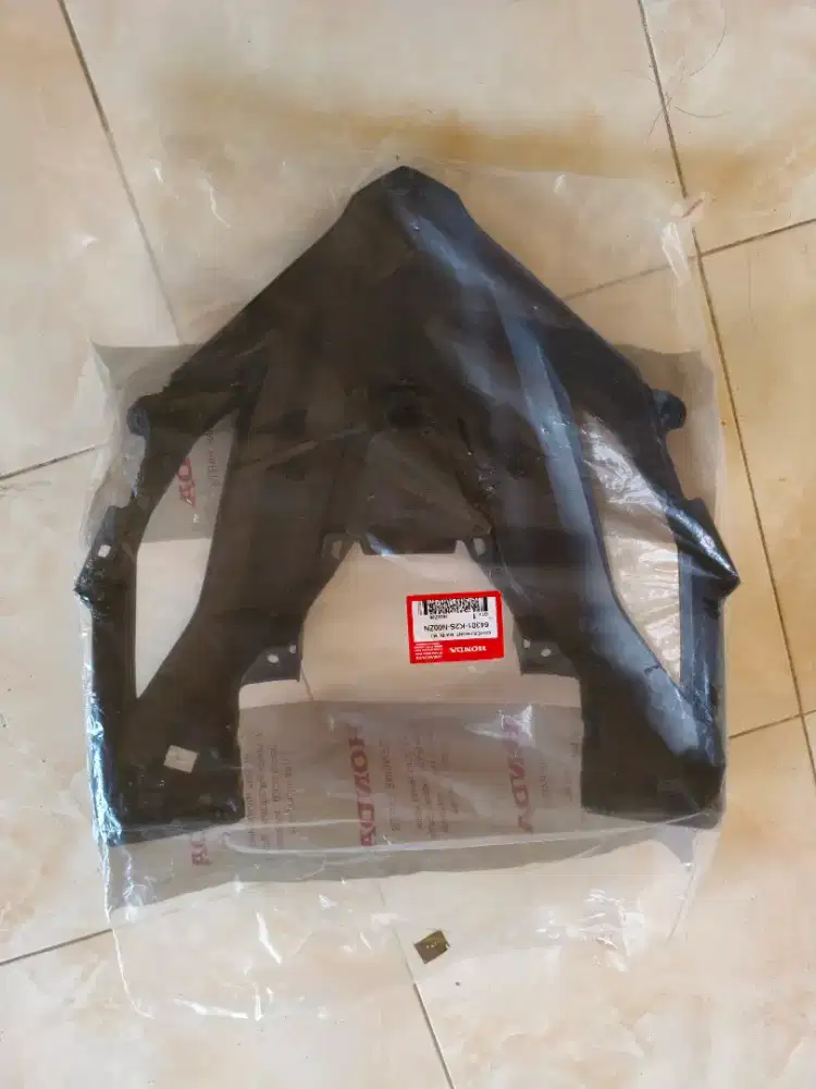 Cover Atas lampu depan Vario 160 ABS warna biru metalic