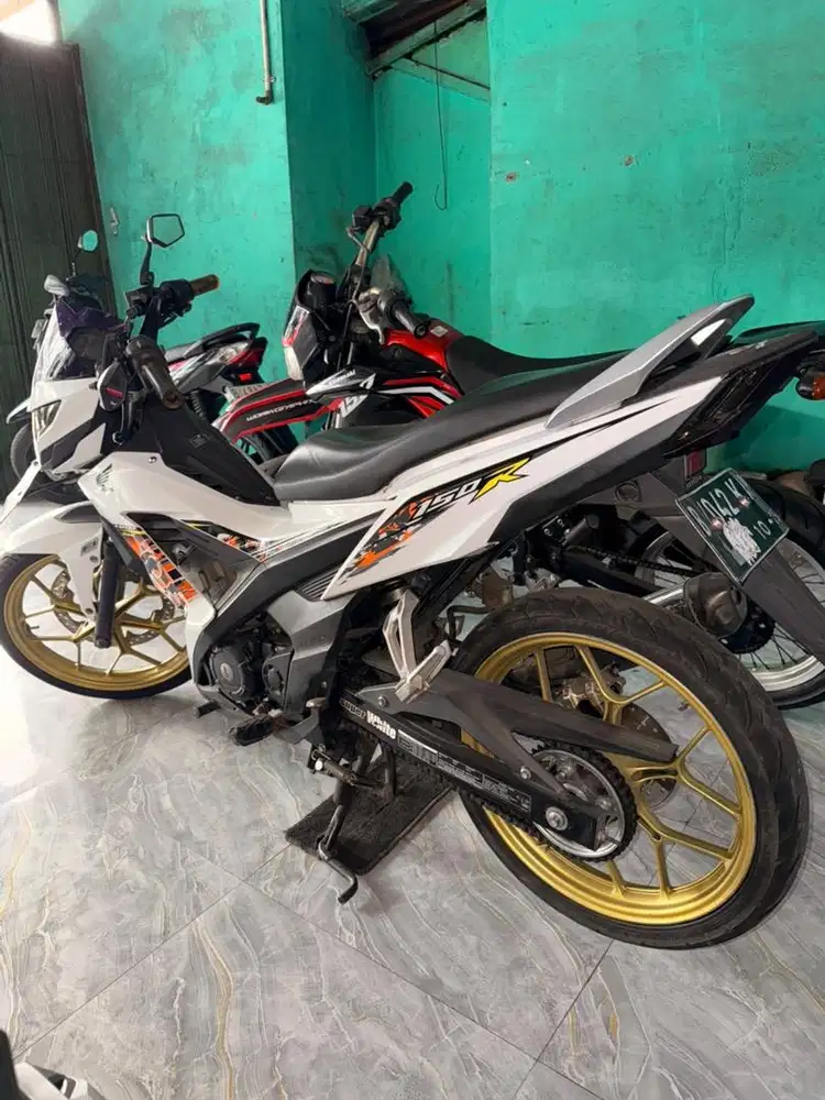 HONDA SONIC 2016 TANGAN PERTAMA TERAWAT