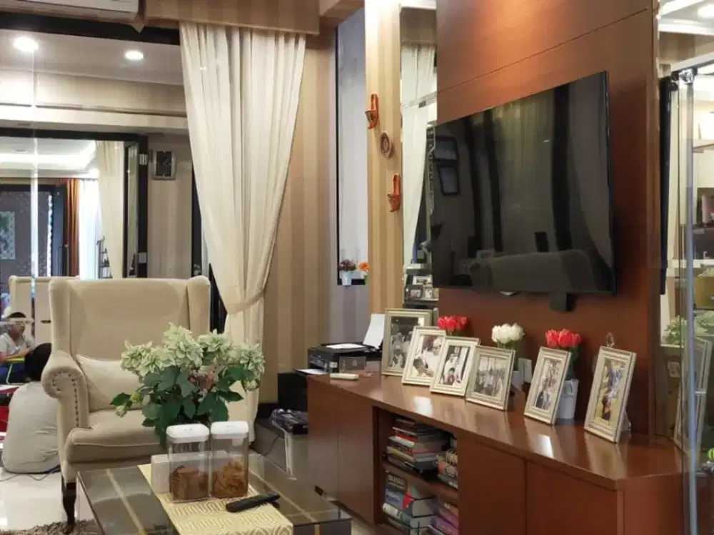 Lokasi Strategis & Siap Huni! Rumah 2 Lantai Di Discovery Bintaro — Jarang Ada & SHM  (SP 1092)