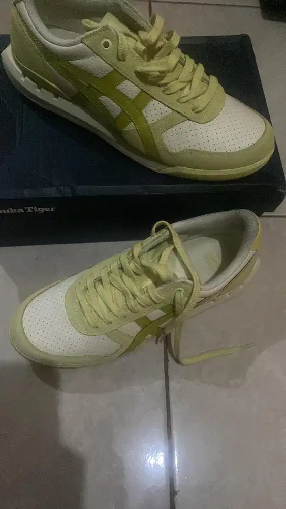 Sepatu onit ori