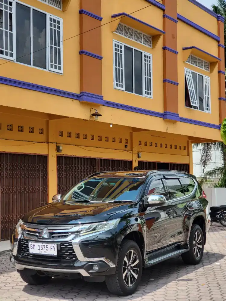 Mitshubishi pajero sport dakar 4x2 tahun 2018