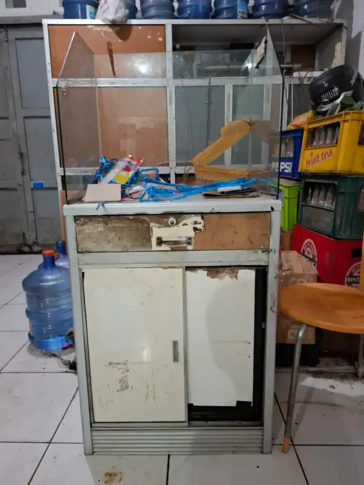 Etalase Kasir Dengan Kaca