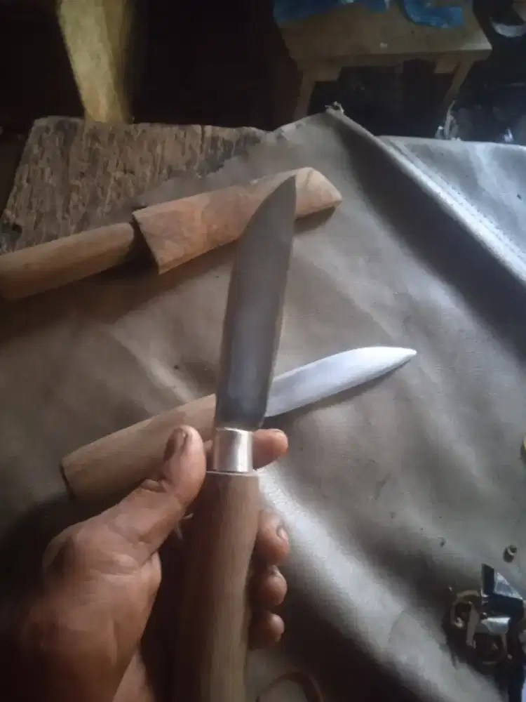 Pisau seset bahan per tronton