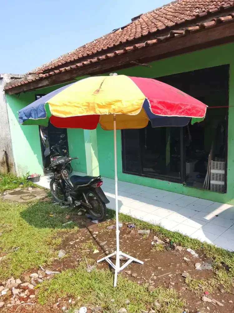 Payung Dagang dan Kaki Tripodnya