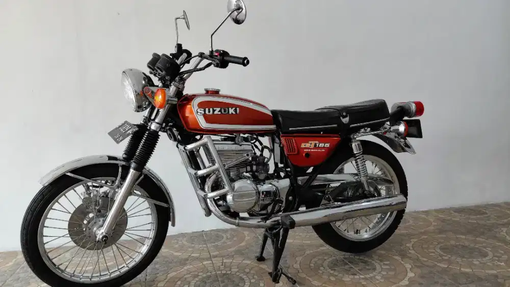 Suzuki GT 250cc rare item