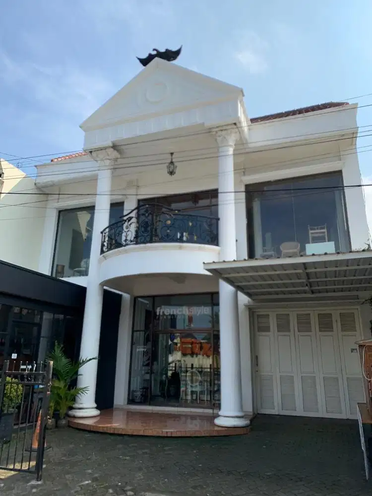 Disewakan/dikontrakkan showroom di jalan pemuda jepara
