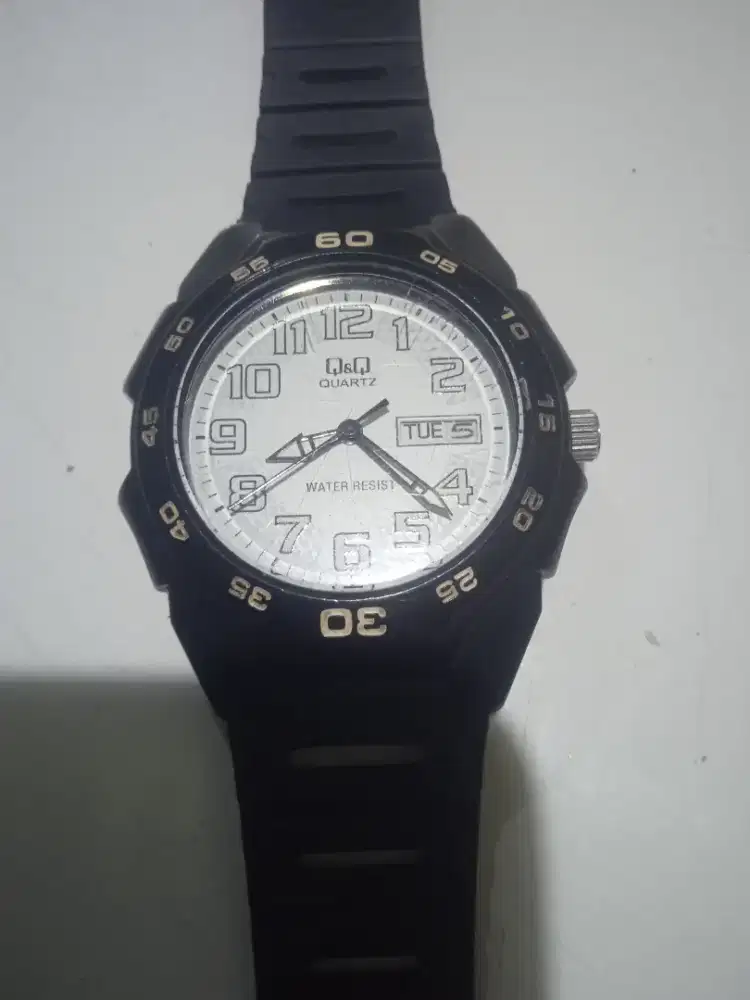 Jam tangan QnQ vintage