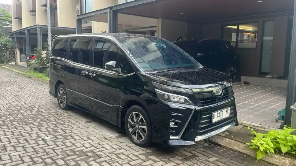 TOYOYA VOXY 2019