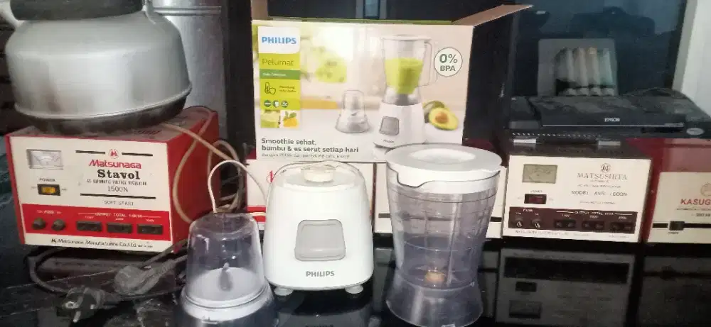 Blender bekas Philips HR2056