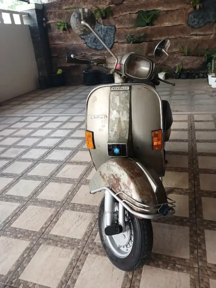 Dijual motor klangenan Vespa PX TH.81