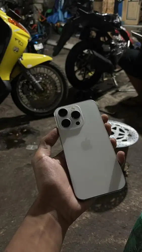 iPhone 15 pro 128