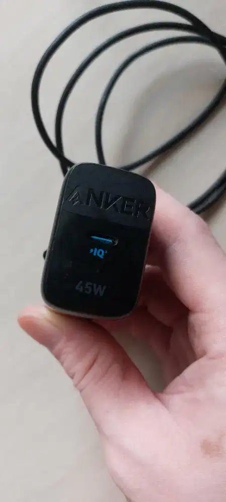 Charger Anker 45 watt plus kabel type C