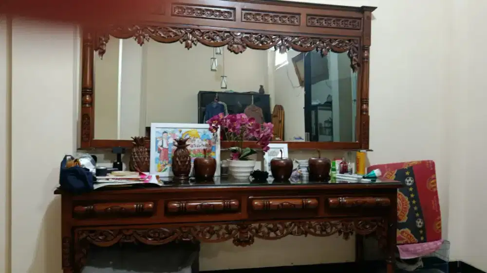 Di jual meja rias jati tidak ada lecet