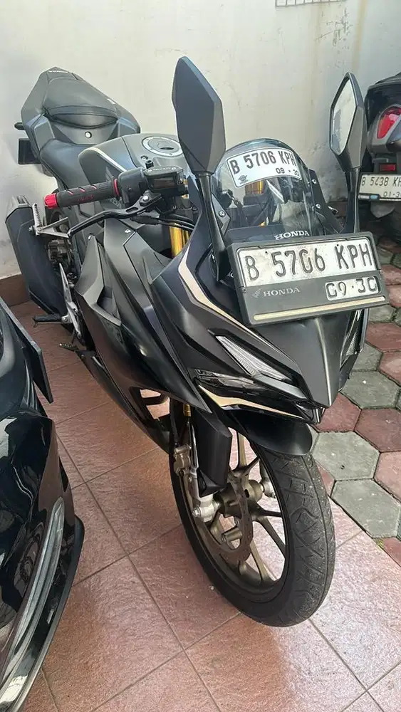 For sale CBR 150 R low km