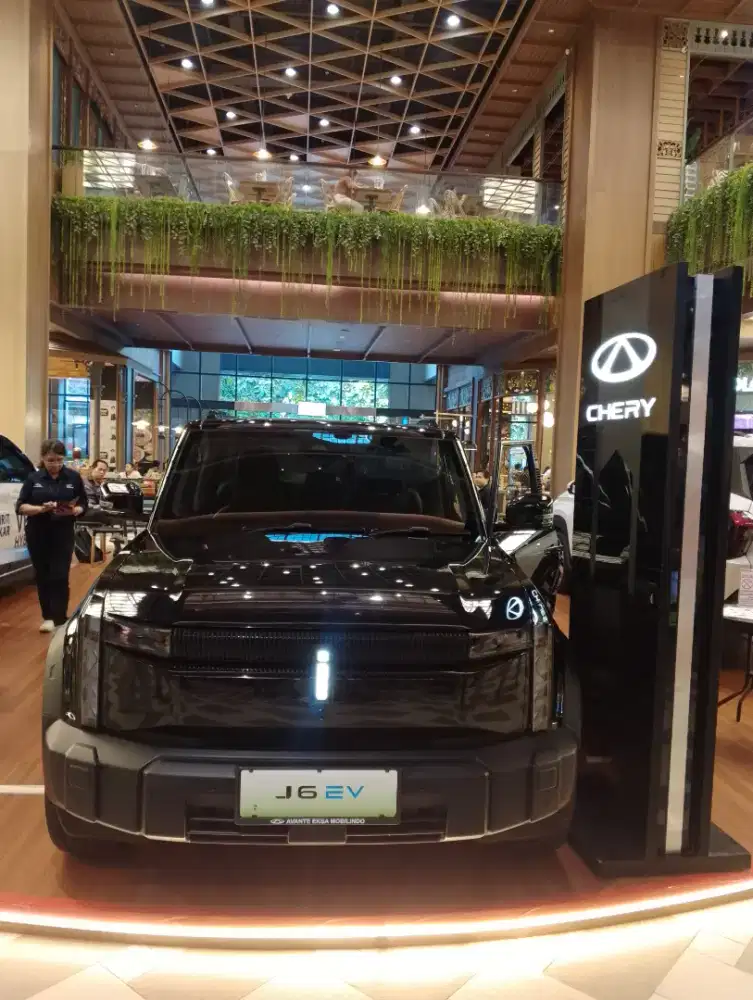 Mobil listrik Chery j6