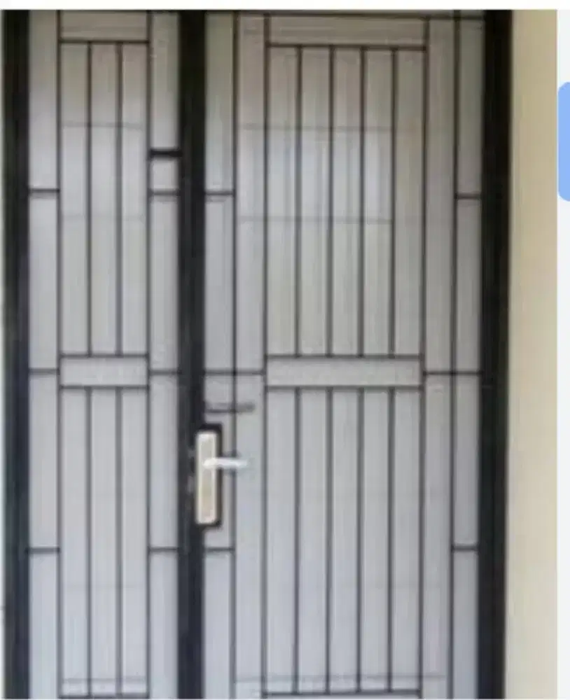 Pintu dabel besi minimalis