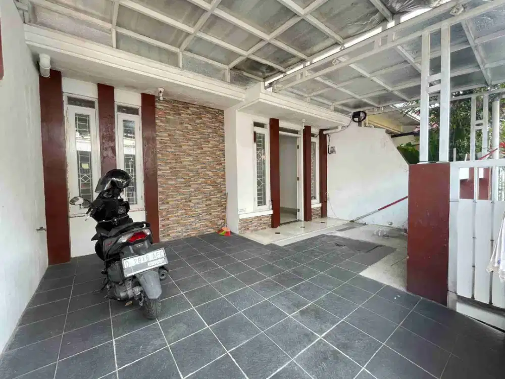 Harga turun Rumah Antapani lingkungan nyaman < 1 M