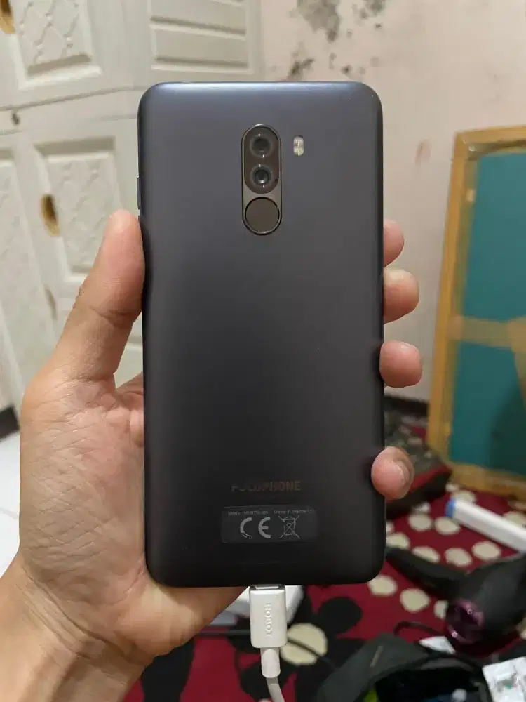 PocoPhone F1 6/64GB Langka