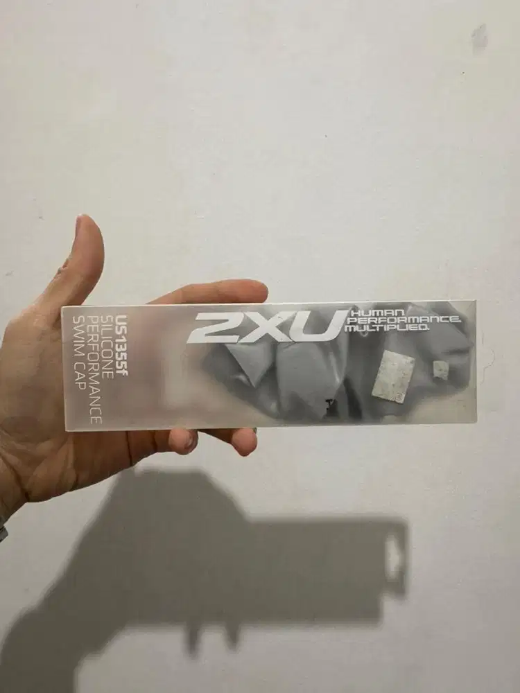 Pelindung Rambut ketika berenang 2XU