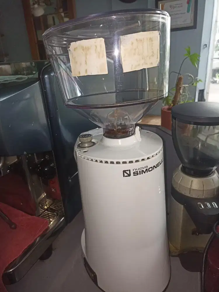 Grinder kopi Simoneli Nouva