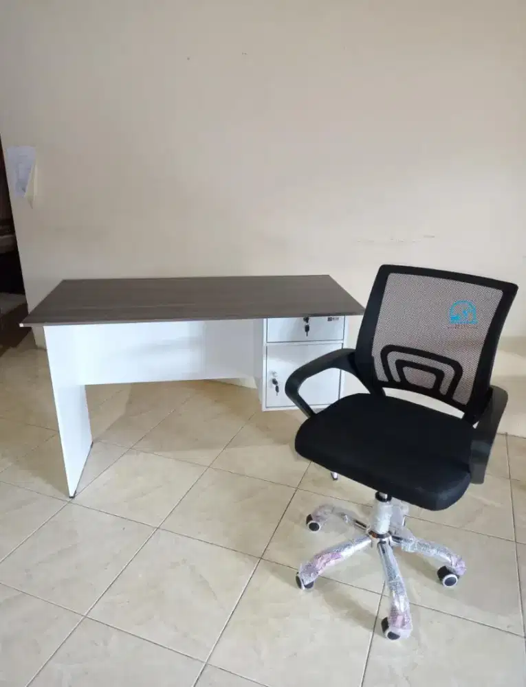 Diskon Set Meja Kursi Kantor