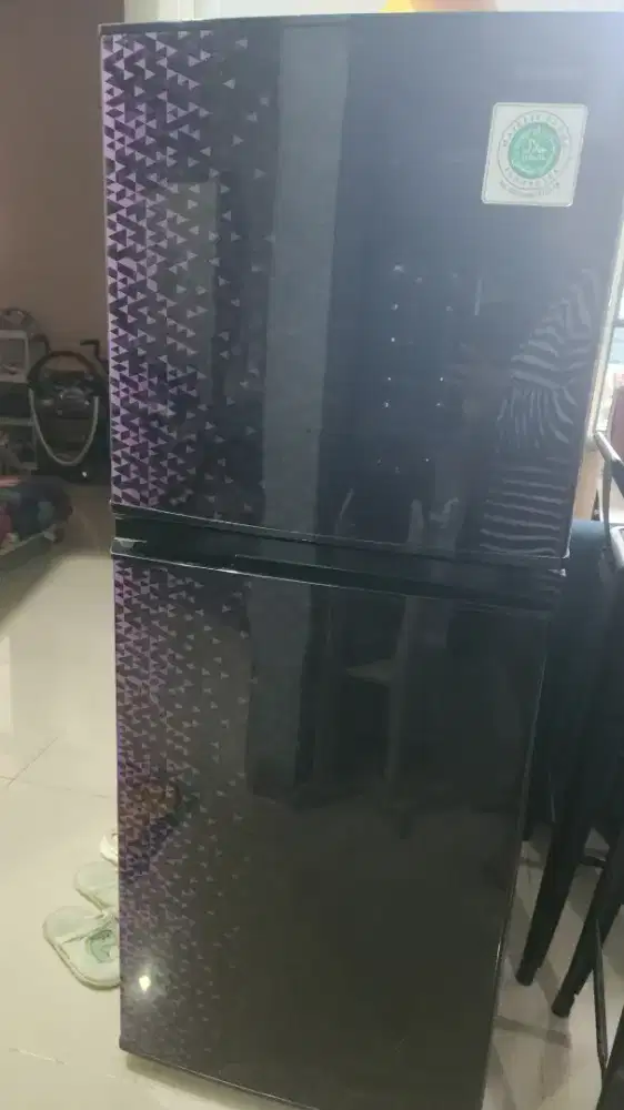 Kulkas sharp 2 pintu