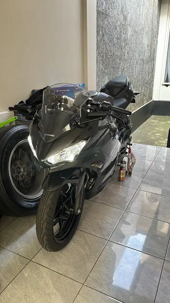 Ninja 250 2022 Hitam abu