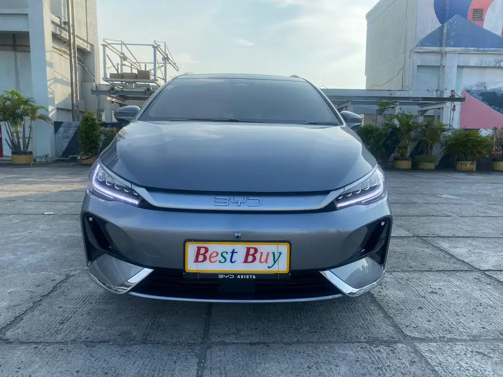 BYD M6 Superior 2024
