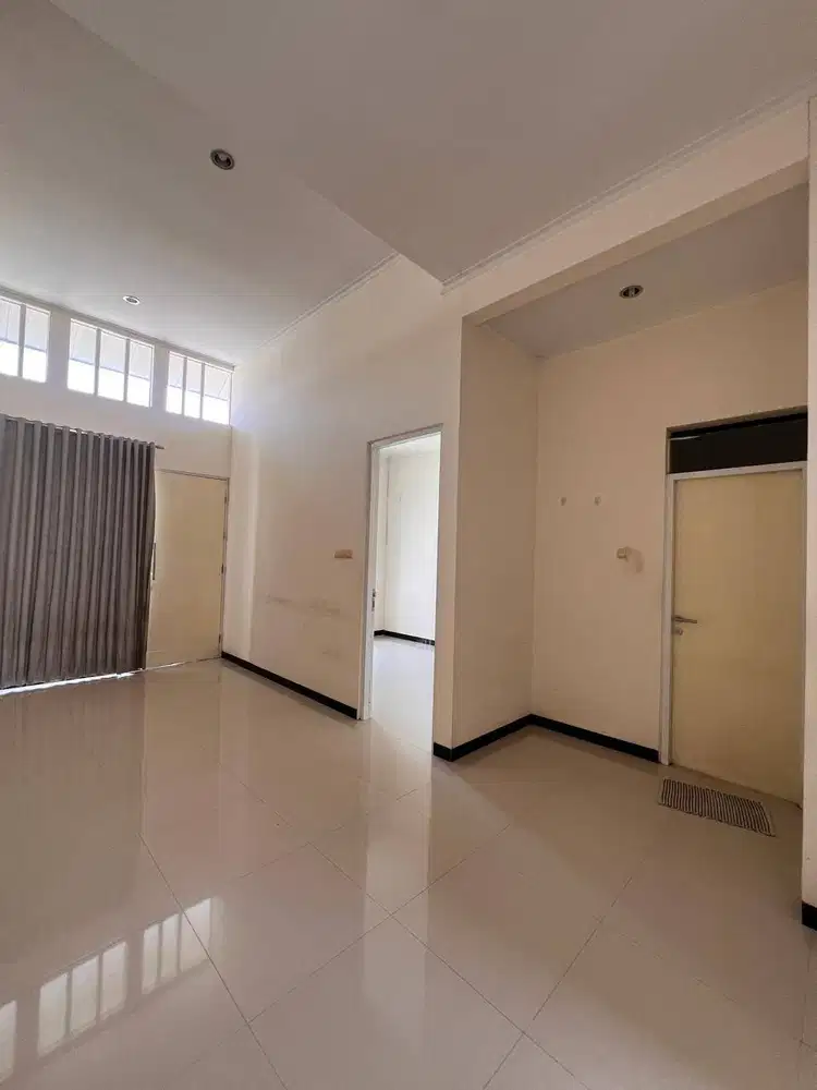 Dijual Rumah Cantik di Taman Kopo Indah Bandung