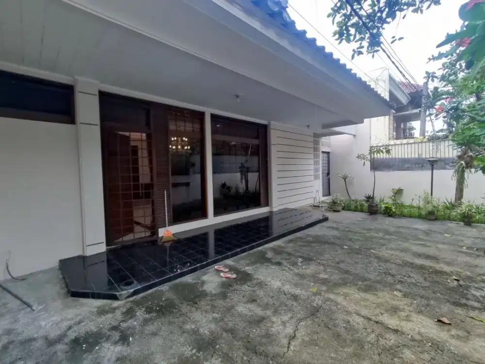 Disewakan Rumah Semi Furnish Nyaman Terawat Siap Huni Lokasi di Sayap Pasteur Perumahan Sukamulya Indah Bandung