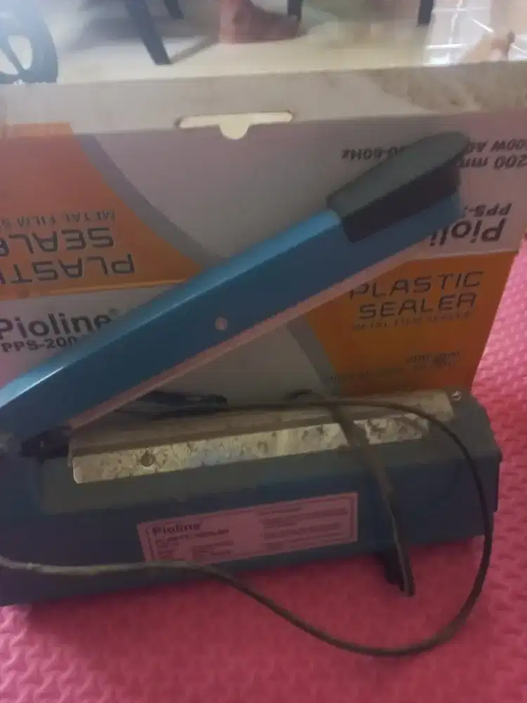 Alat perekat plastik