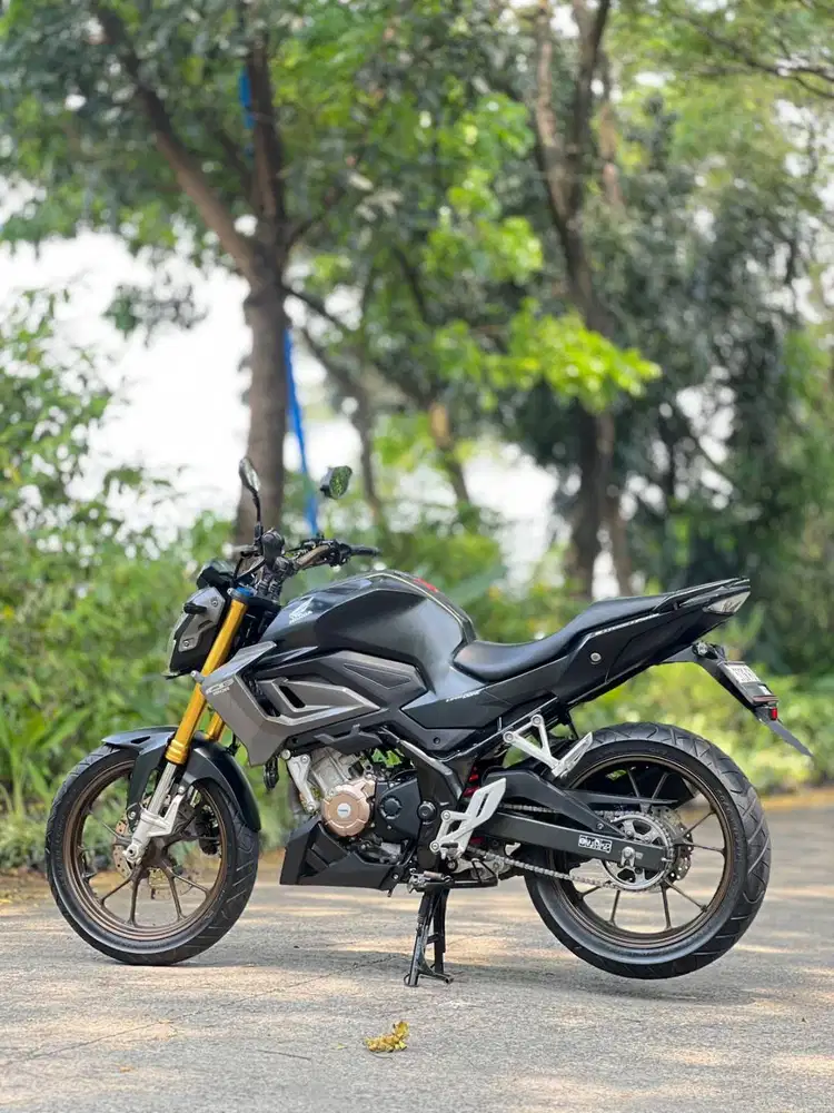 HONDA NEW CB 150R 2022 BLACK KM LOW PAJAK ON SIAP GASPOL
