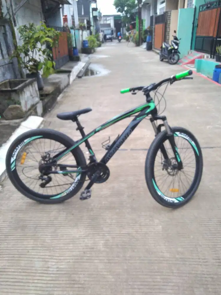 Sepeda Gunung MTB 26 Inch Mulus Tanpa PR