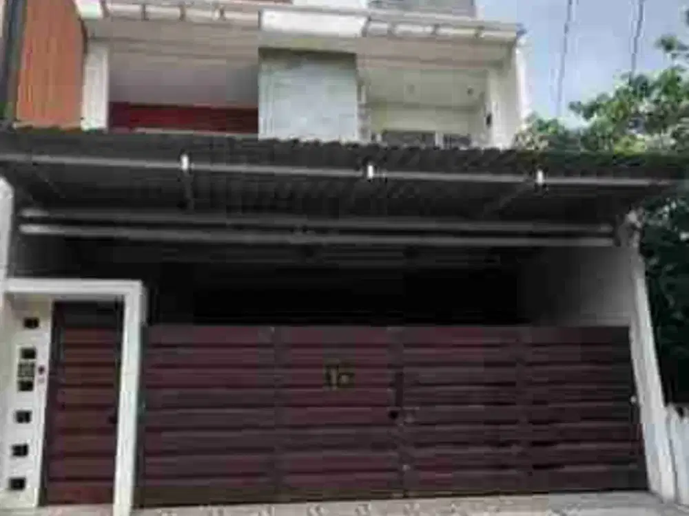 Rumah 3 Lantai Taman Royal 1 SHM 4 Kamar Luas 432m Dekat Stasiun Batuceper