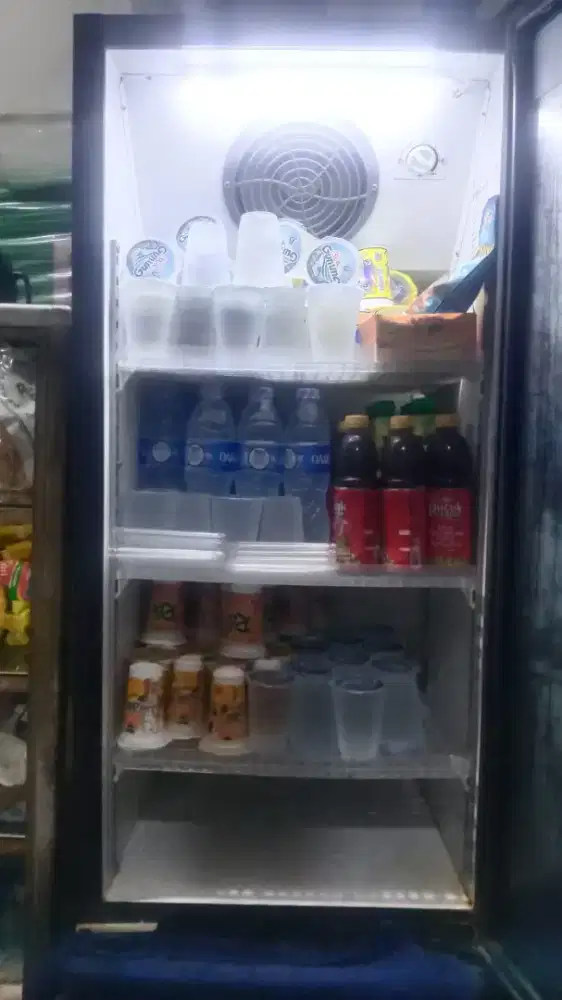 Pendingin minuman & makanan / Kulkas frezee