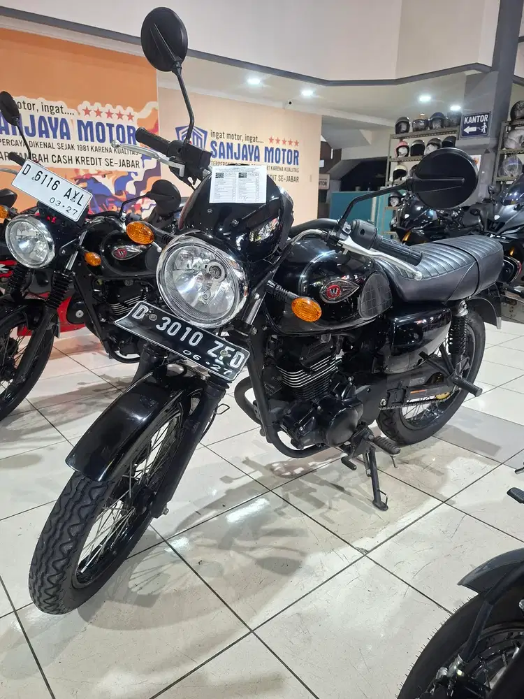 W 175 SE BLACK STEEL 2022 - SRI SANJAYA MOTOR