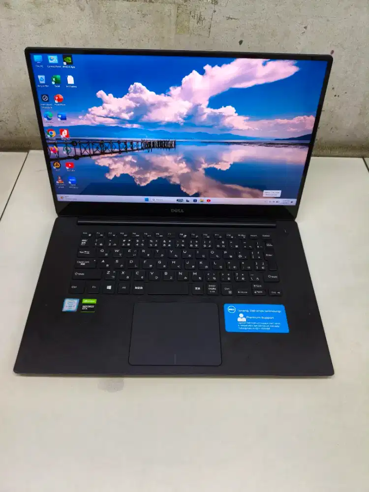 Dell XPS 15, Core i7 gen6 HQ, Ram 8gb, SSD 512Gb, VGA GTX 960M 2Gb