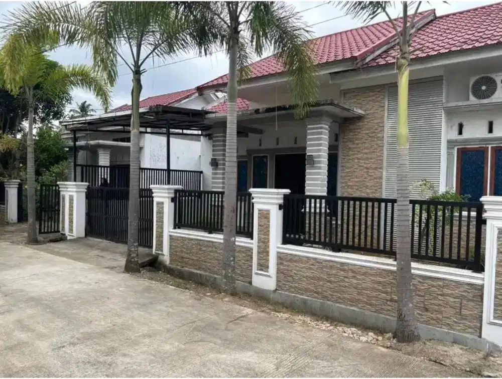 Disewakan rumah lokasi strategis