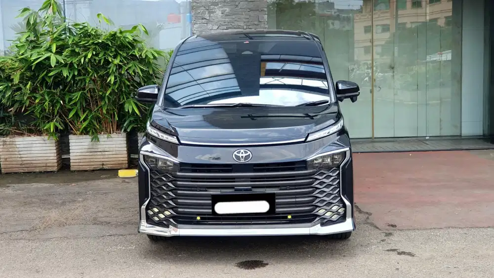 Toyota voxy tss 2022 hitam pajak panjang