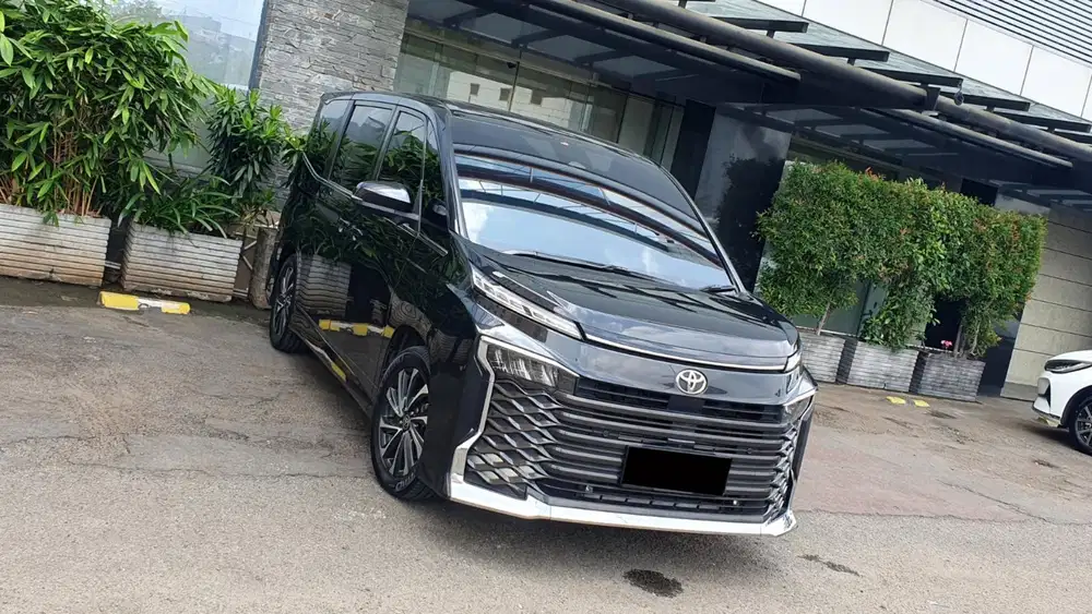 Toyota voxy tss 2022 hitam pajak panjang