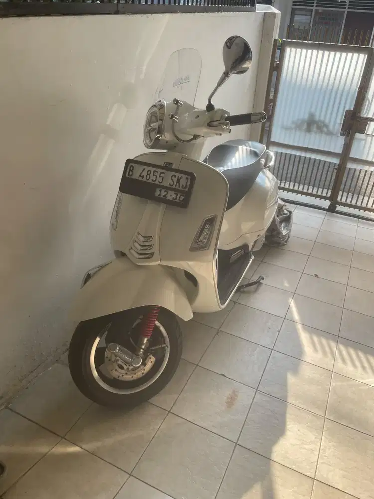 Vespa GTS 150 2019 Putih