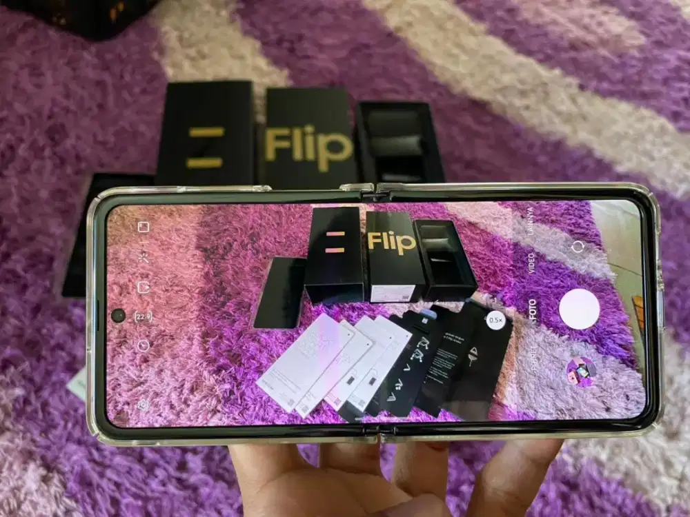 Samsung Z Flip Gen 1